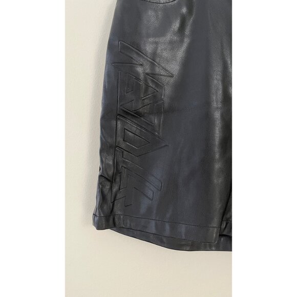 STOLEN GIRLFRIENDS CLUB BUTTON FLY BERMUDA VEGAN LEATHER SHORTS S - Picture 4 of 8